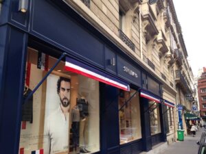 Stores bannettes à projection