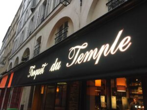 lumineux troquet du temple
